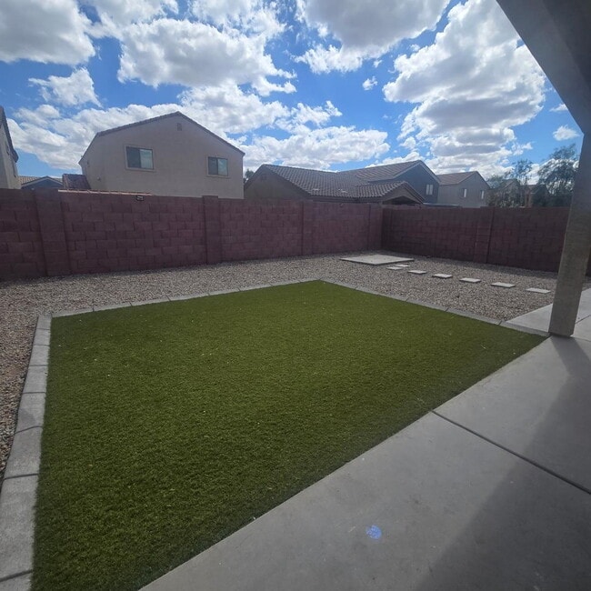 Building Photo - "Beautifully updated 3-Bed, 2-Bath Retreat in Phoenix