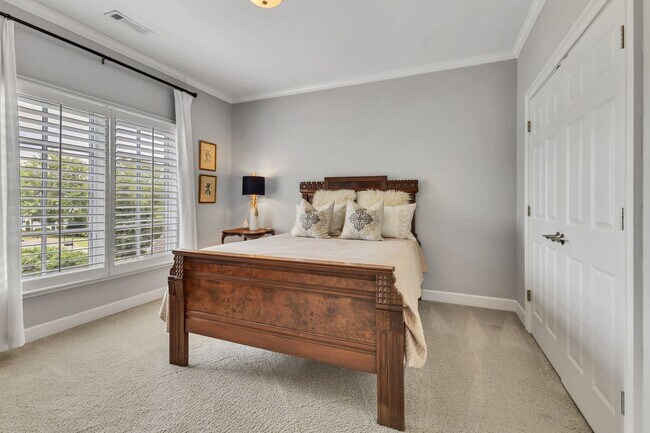 Building Photo - Fully Furnished 4 Bedroom, 3.5 Bath w/ 3 Car Garage and Unfinished Basement in Governors Club
