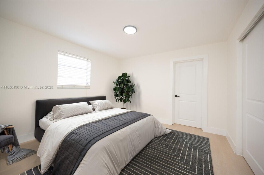 Building Photo - 3751 NE 17th Ave