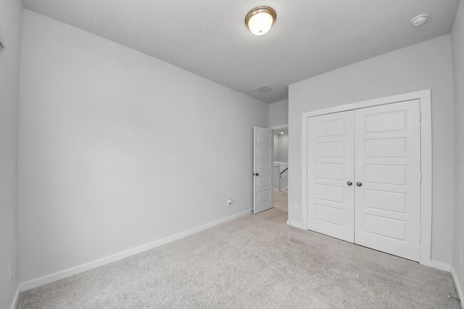 Building Photo - 3830 Glossy Lk Dr