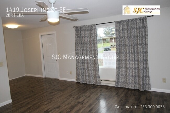 Building Photo - 1419 Josephine Ct SE