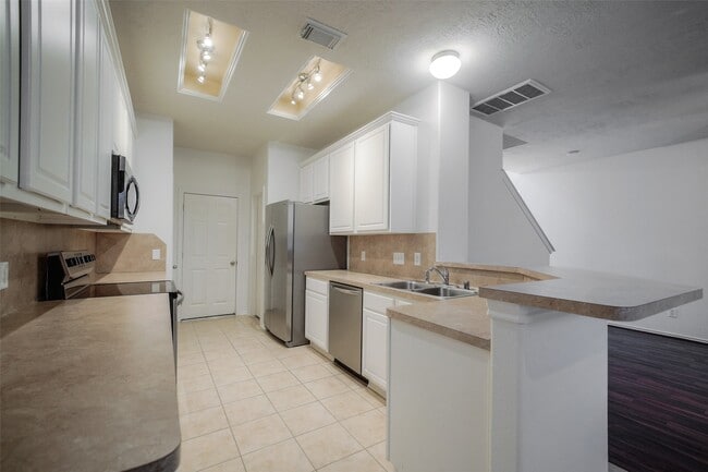 Building Photo - 146 Silver Penny Dr