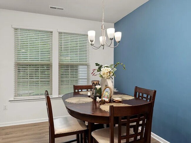 Building Photo - Lease OR Lease to Own
