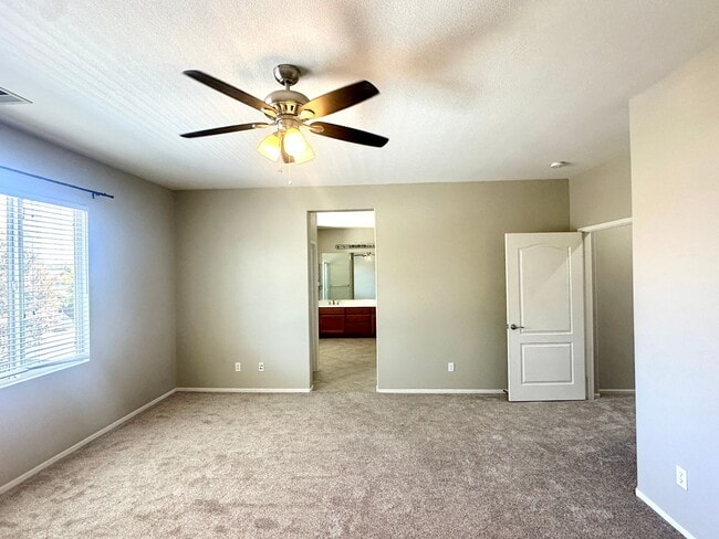 Building Photo - Beautiful Winchester 4-Bedroom  Home!