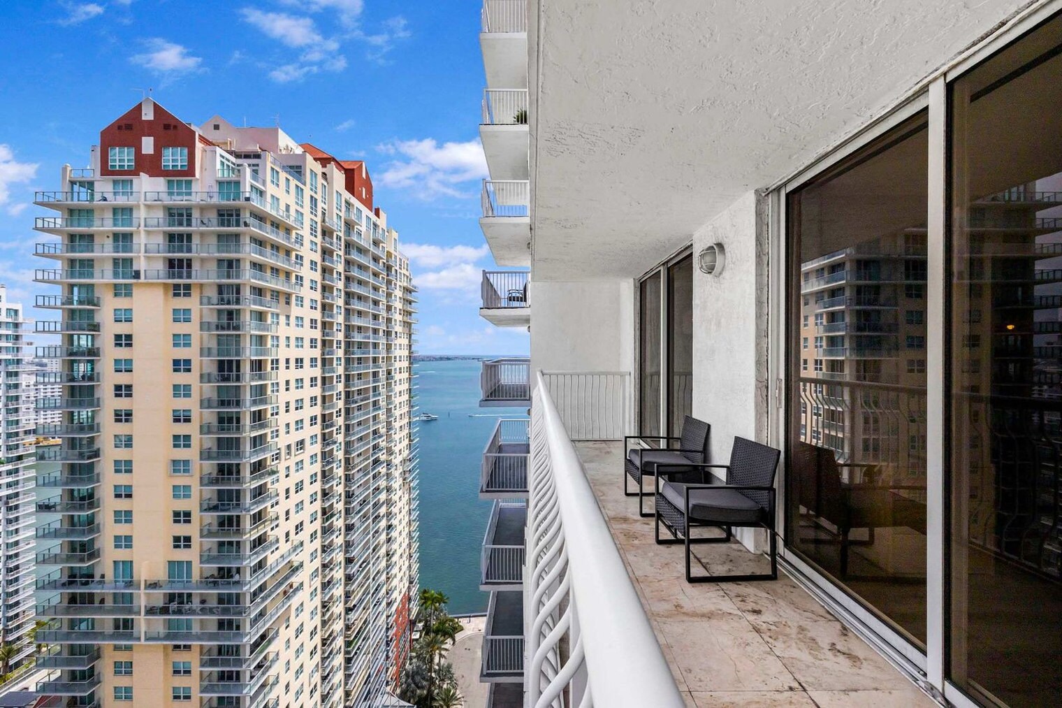 Building Photo - 1200 Brickell Bay Dr