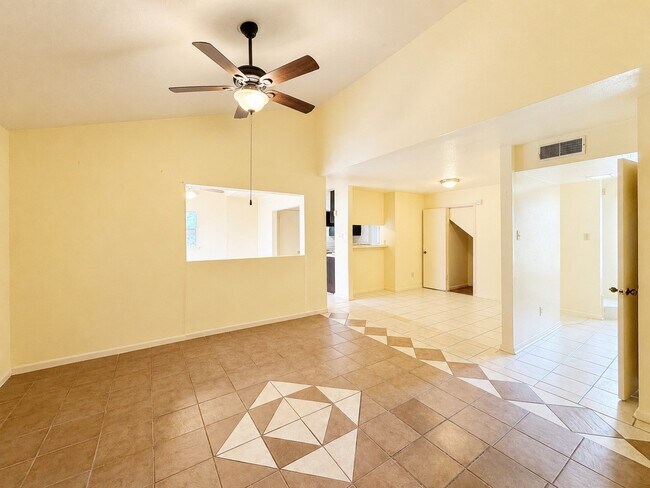 Building Photo - 12504 Autumn Leaf Ln