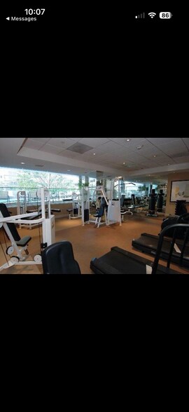 Building Photo - 10445 Wilshire Blvd