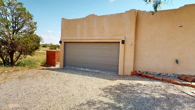 Building Photo - 3 Raudo Rd