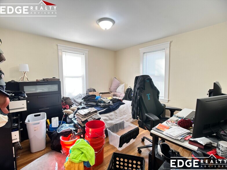 Building Photo - 27 Bostonia Ave