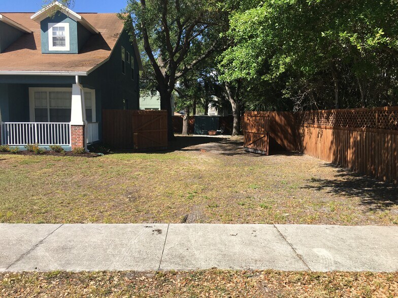Huge double gated yard with space for a boat or RV - 3103 W Napoleon Ave