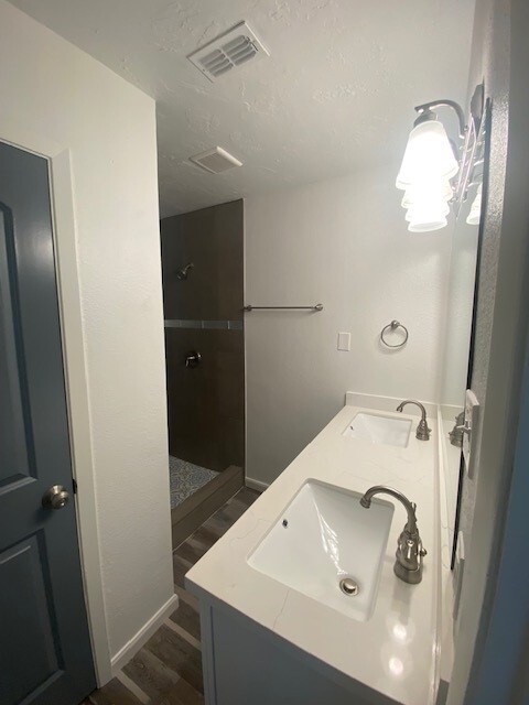 Building Photo - 3803 Regency Dr