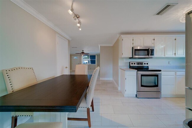 Building Photo - 10451 119th St