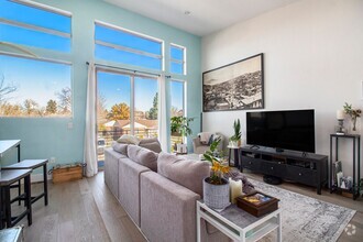 Building Photo - Modern Townhome Located in Denver's Skylan...