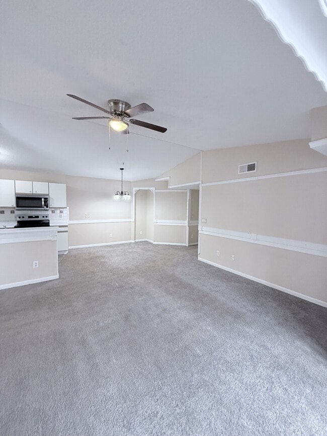 Building Photo - 8558 Hopkins Cir