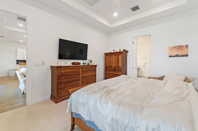 Building Photo - 15883 Key Biscayne Ln
