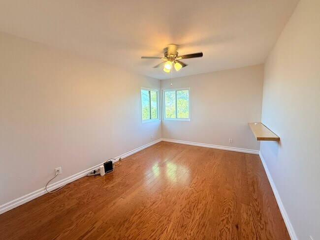 Building Photo - 4242 Briggs Ave
