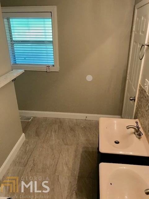 Building Photo - 1960 W Kimberly Rd SW