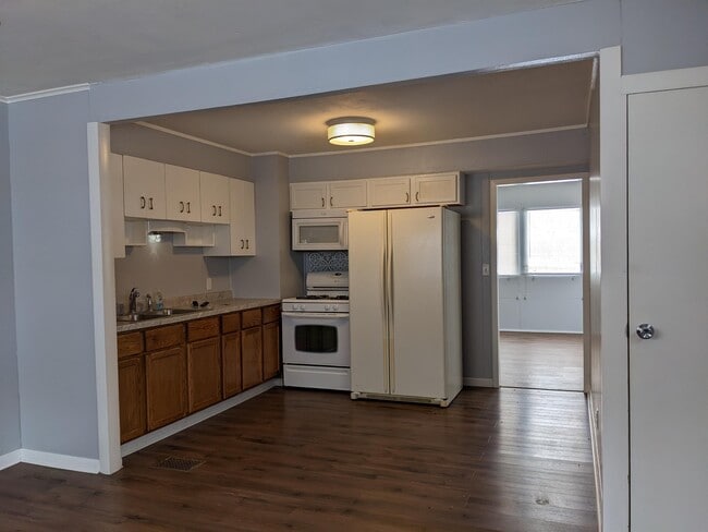 Building Photo - 2312 Ridge Ave