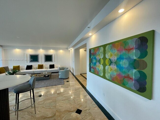Building Photo - 445 Grand Bay Dr