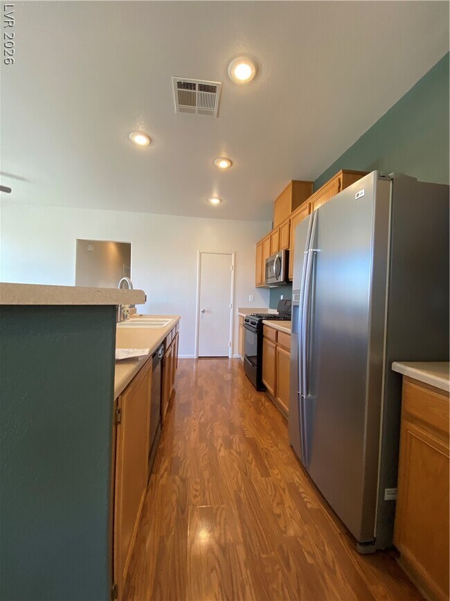 Building Photo - 6250 W Arby Ave