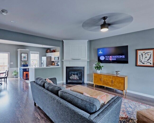 Building Photo - 4018 Edgecomb Dr