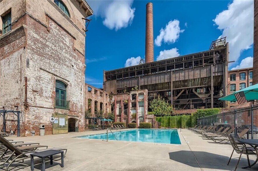 Building Photo - 170 Boulevard, 101F