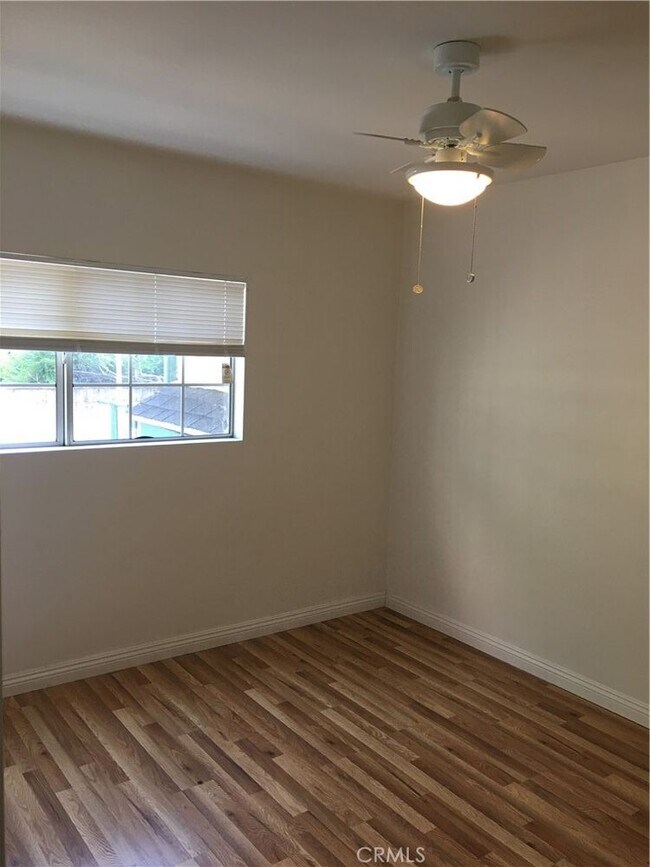 Building Photo - 4933 Cahuenga Blvd