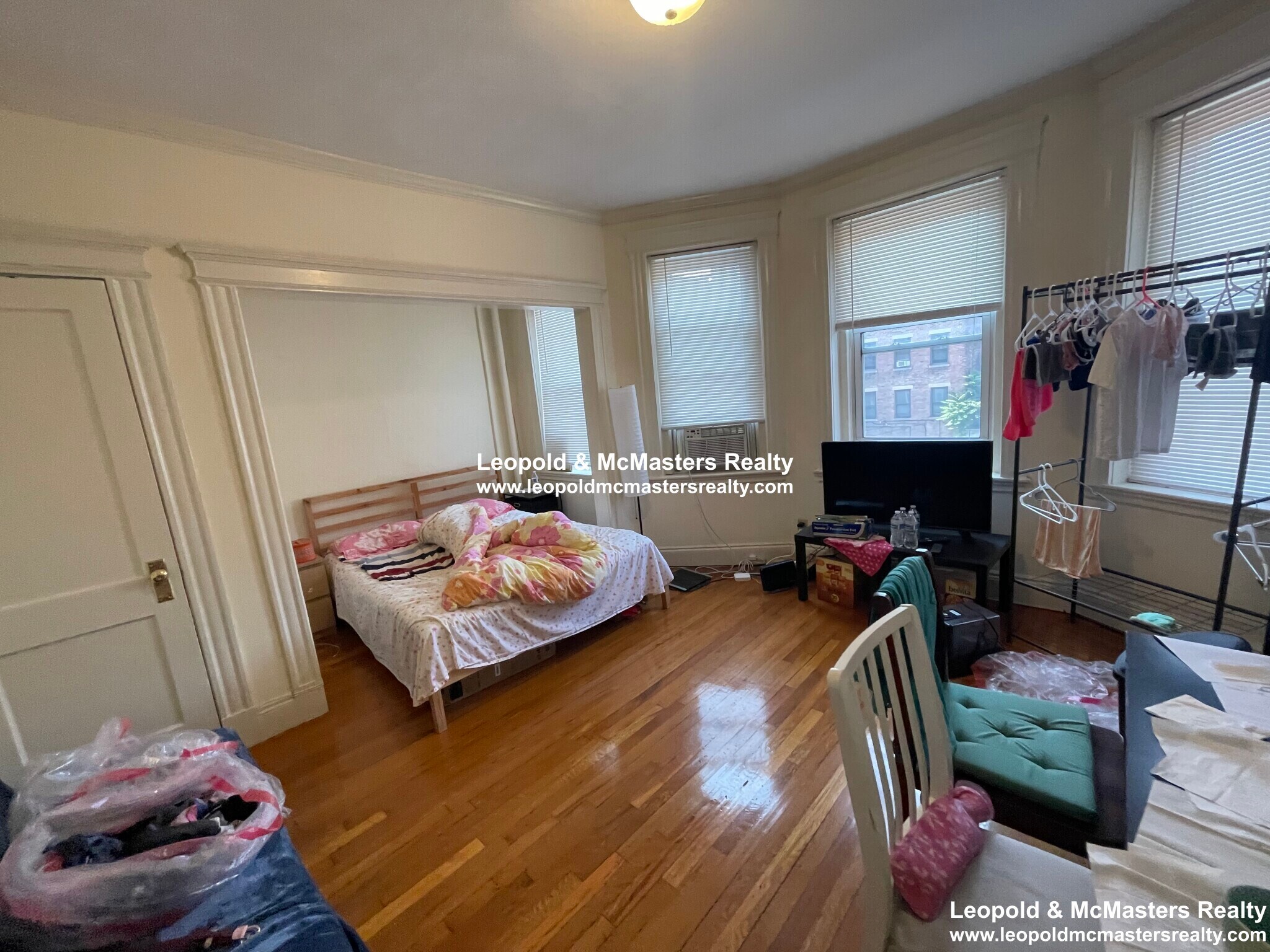 Building Photo - 41 Park Dr