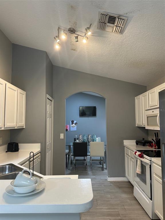 Building Photo - 224 Paloma Dr