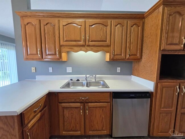 Building Photo - 6024 Yellow Rose Dr