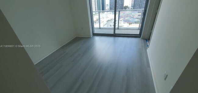 Building Photo - 1100S S Miami Ave