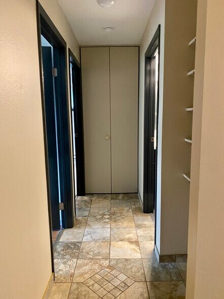hallway - 5333 Brody Dr