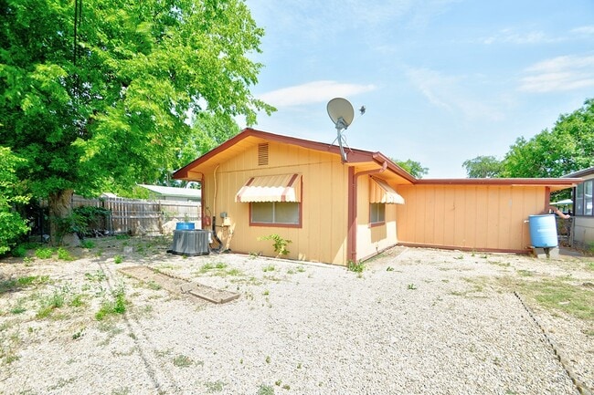 Building Photo - 111 Arizona Ash Dr