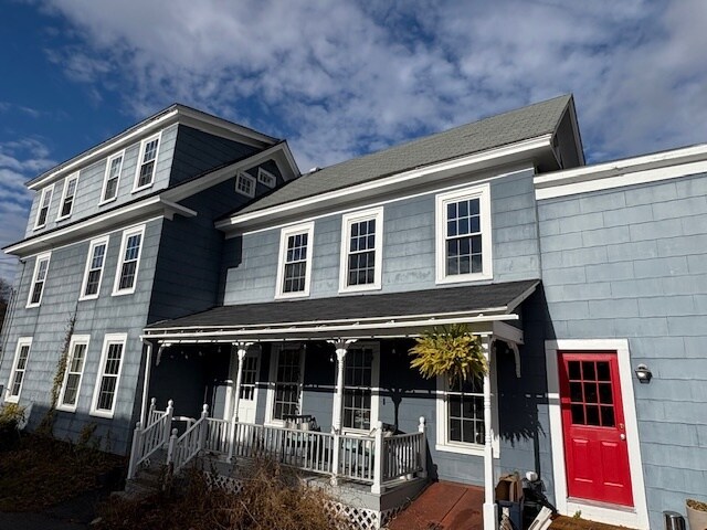 Building Photo - 144 Rumford St