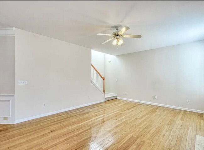 Building Photo - Beautiful Home for Rent!