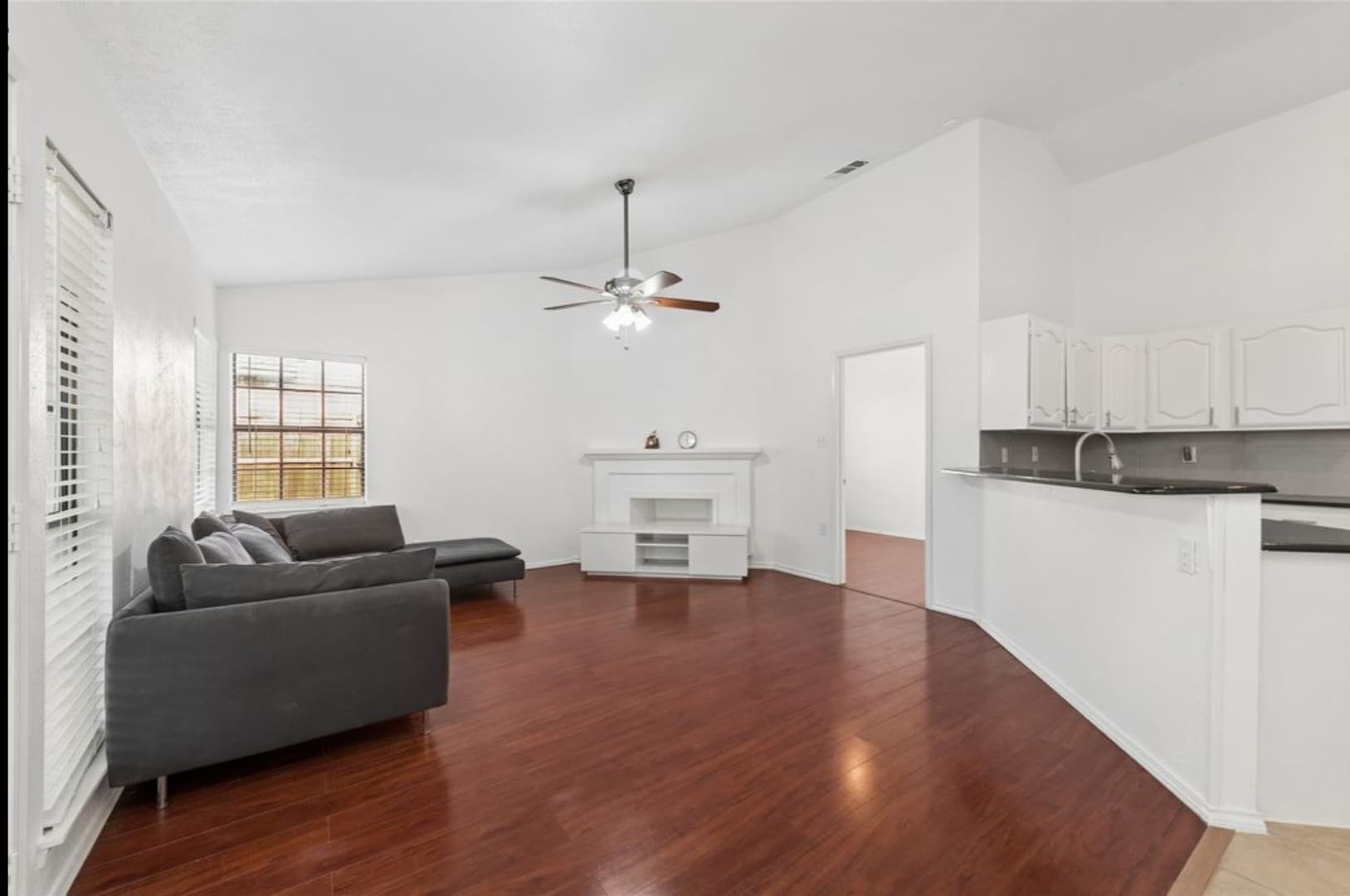 The living room - 543 Guadalupe Dr