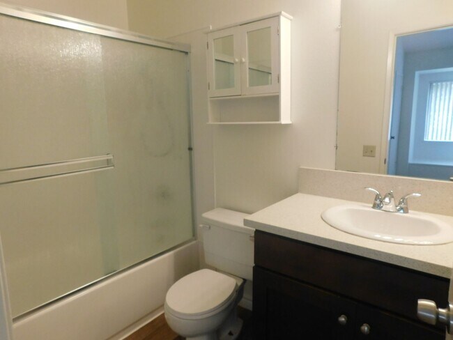 Building Photo - 4821 King Cir