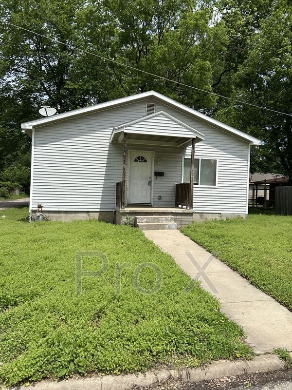 Primary Photo - 205 E Kansas St