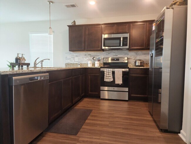 Building Photo - 405 Eclipse Ln