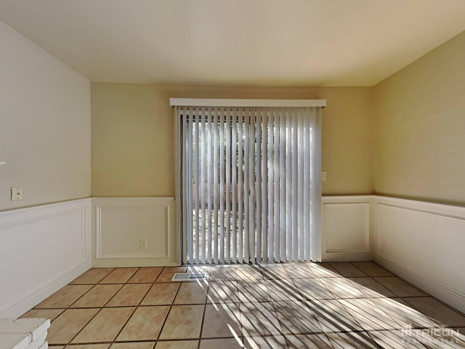 Building Photo - 62 S Lake Dr
