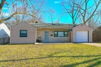 Building Photo - 2307 N Catherwood Ave