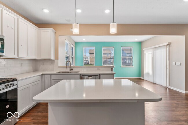 Building Photo - 6874 Nottingham Ln