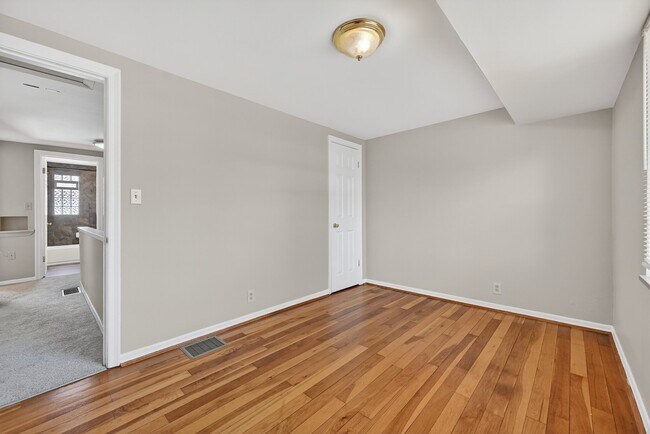 Three Town Bedroom - Erie Townhomes