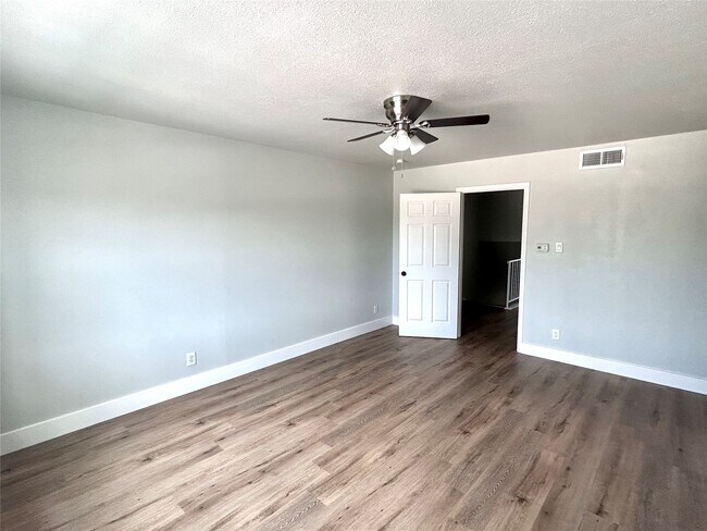 Building Photo - 11550 Chimney Rock Rd