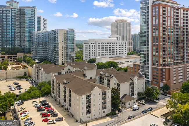 Building Photo - 1074 Peachtree Walk NE