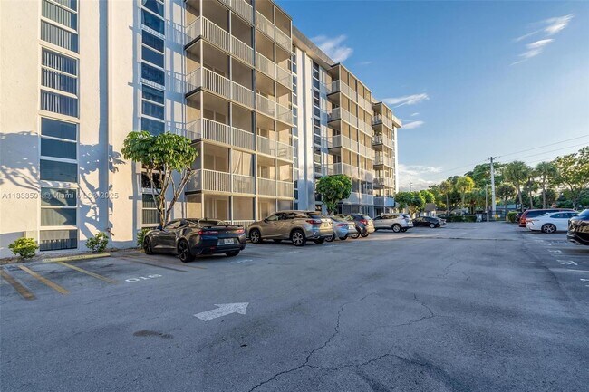 Building Photo - 16851 NE 23rd Ave