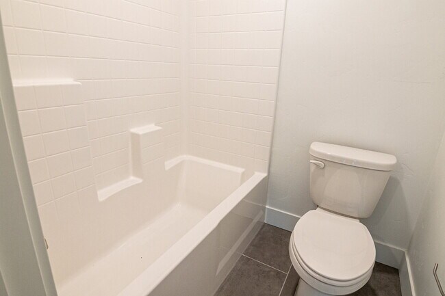 Building Photo - "READY NOW! 3-Bed PLUS Office-Townhouse Retreat in Eagle, ID – Spacious Living with 2.5 Baths!"