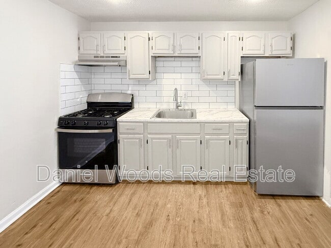 Building Photo - 5538 Walton Ave