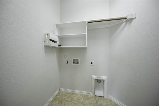Building Photo - 2100 Benjamin Creek Dr