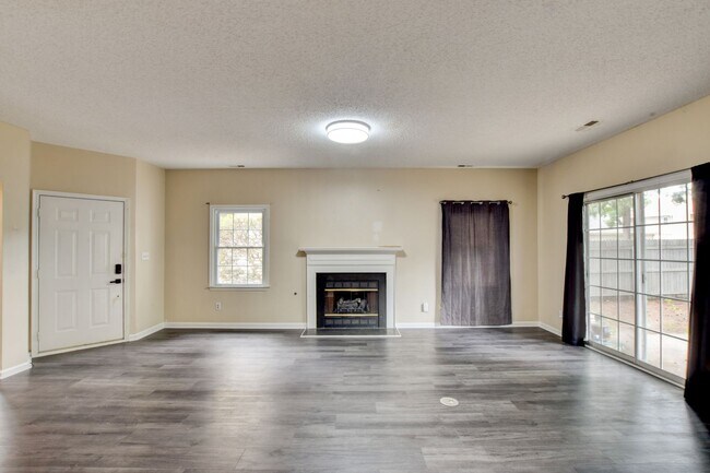Building Photo - 922 Willow Point